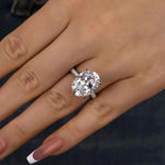 Anel Solitário de Moissanite Oval 8ct em Prata 925, Moissanite Cor D VVS1 Certificada — Monlí