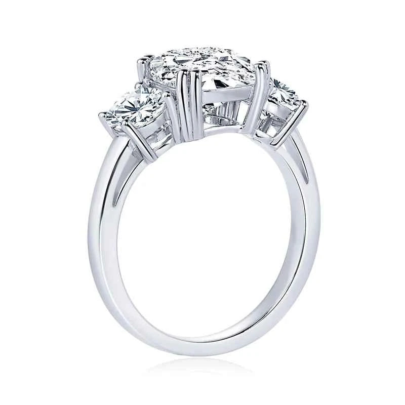 Anel Três Pedras Cushion Cut 3.5ct em Moissanite Cor D VVS1 Certificada em Prata 925 — Monlí