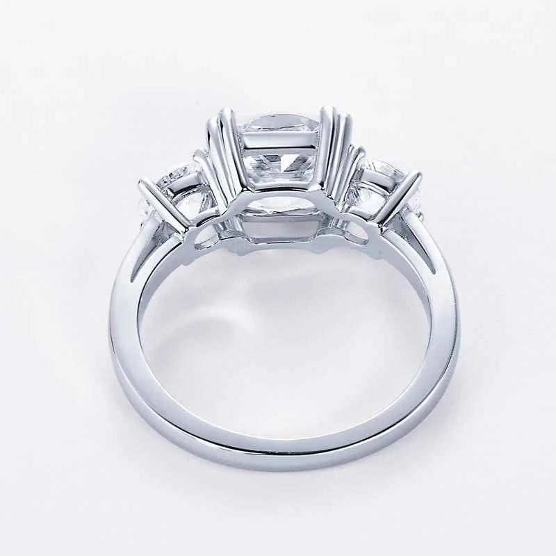 Anel Três Pedras Cushion Cut 3.5ct em Moissanite Cor D VVS1 Certificada em Prata 925 — Monlí