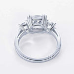 Anel Três Pedras Cushion Cut 3.5ct em Moissanite Cor D VVS1 Certificada em Prata 925 — Monlí