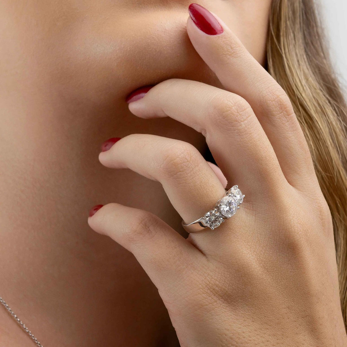 Anel Três Pedras Moissanite Brilhante 2,75ct em Prata 925 com Ródio, Cor D VVS1 Certificada