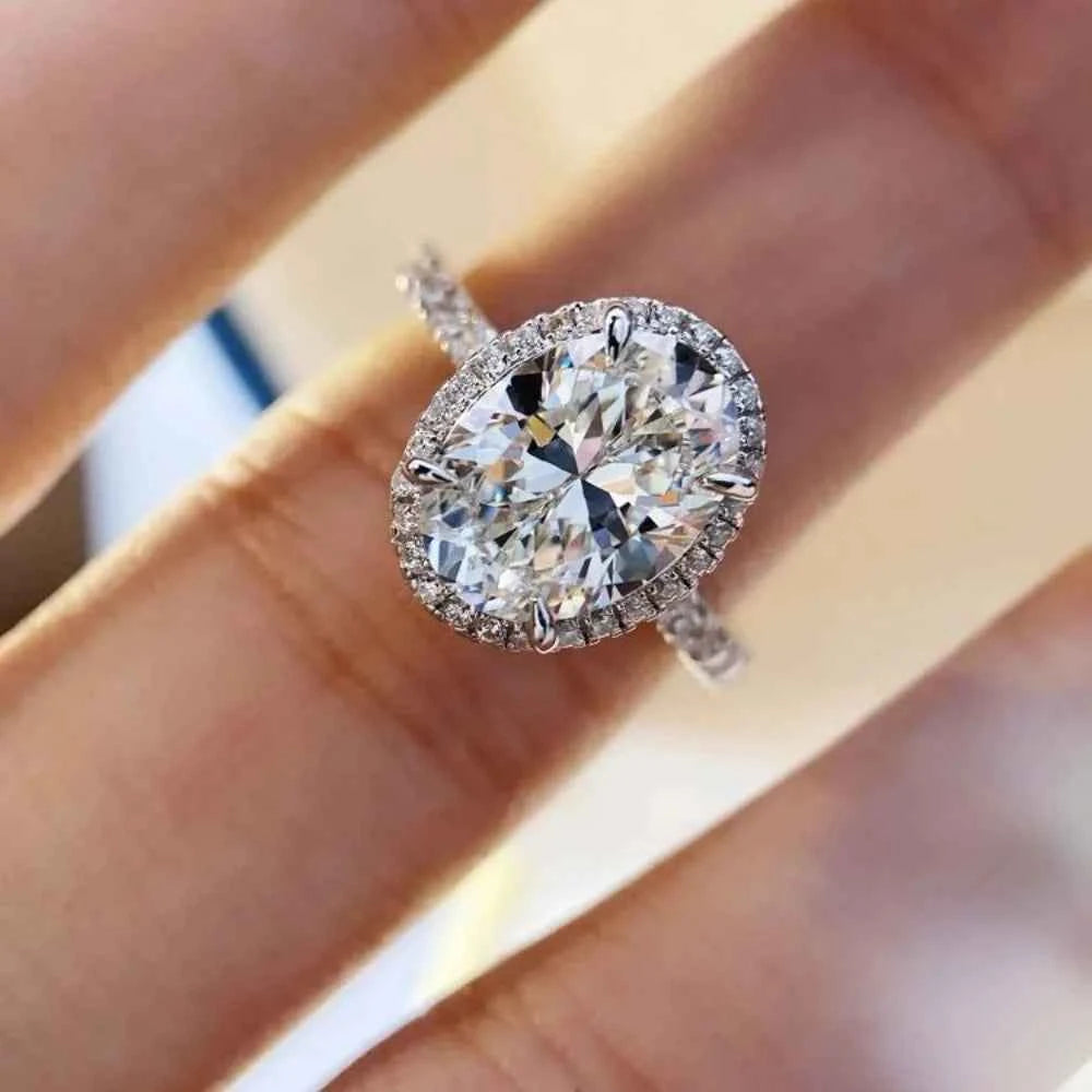 Anel de Moissanite Oval 3ct ou 5ct em Prata 925 com Banho de Ouro 18k, Moissanite Cor D VVS1 Certificada — Monlí