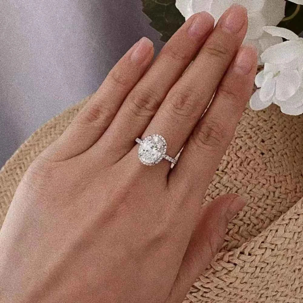 Anel de Moissanite Oval 3ct ou 5ct em Prata 925 com Banho de Ouro 18k, Moissanite Cor D VVS1 Certificada — Monlí