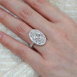 Anel de Moissanite Oval 8ct com Halo em Prata 925 Banhada a Ouro 18k, Moissanite Cor D VVS1 Certificada — Monlí