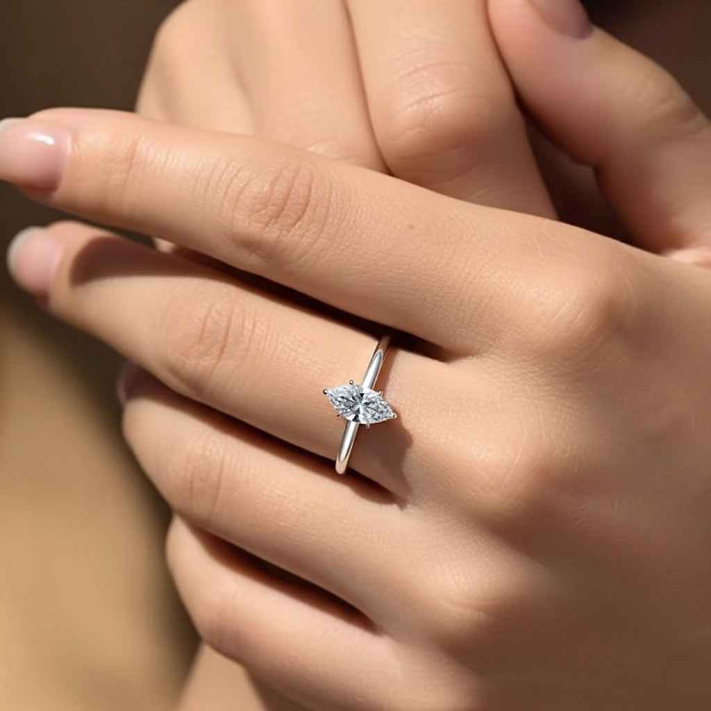 Anel Solitário Moissanite Marquise Navette 0,5ct em Prata 925 com Ródio e Moissanite Cor D VVS1 Certificada