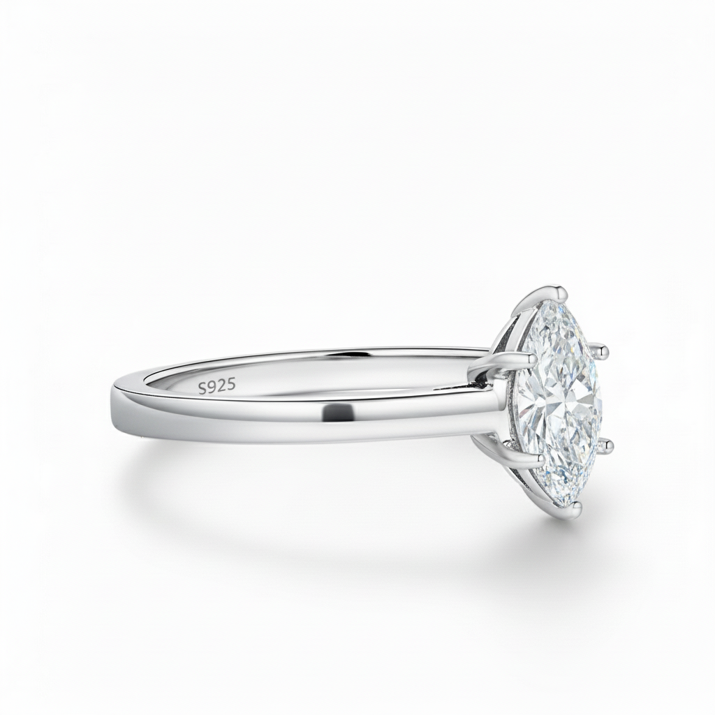 Anel Solitário de Moissanite Marquise Navette, 0,5ct (4×8mm), Prata 925 com Ródio, Moissanite Cor D VVS1 Certificada - Monlí