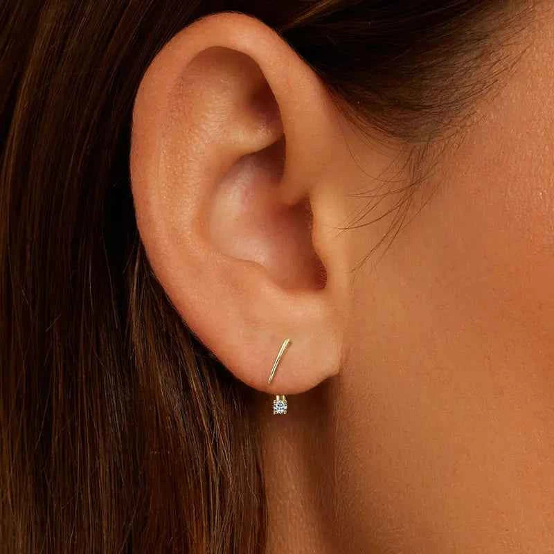 Brinco Argola Torcida com Moissanite Brilhante 2,5mm em Prata 925, Moissanite Cor D VVS1 Certificada — Monlí