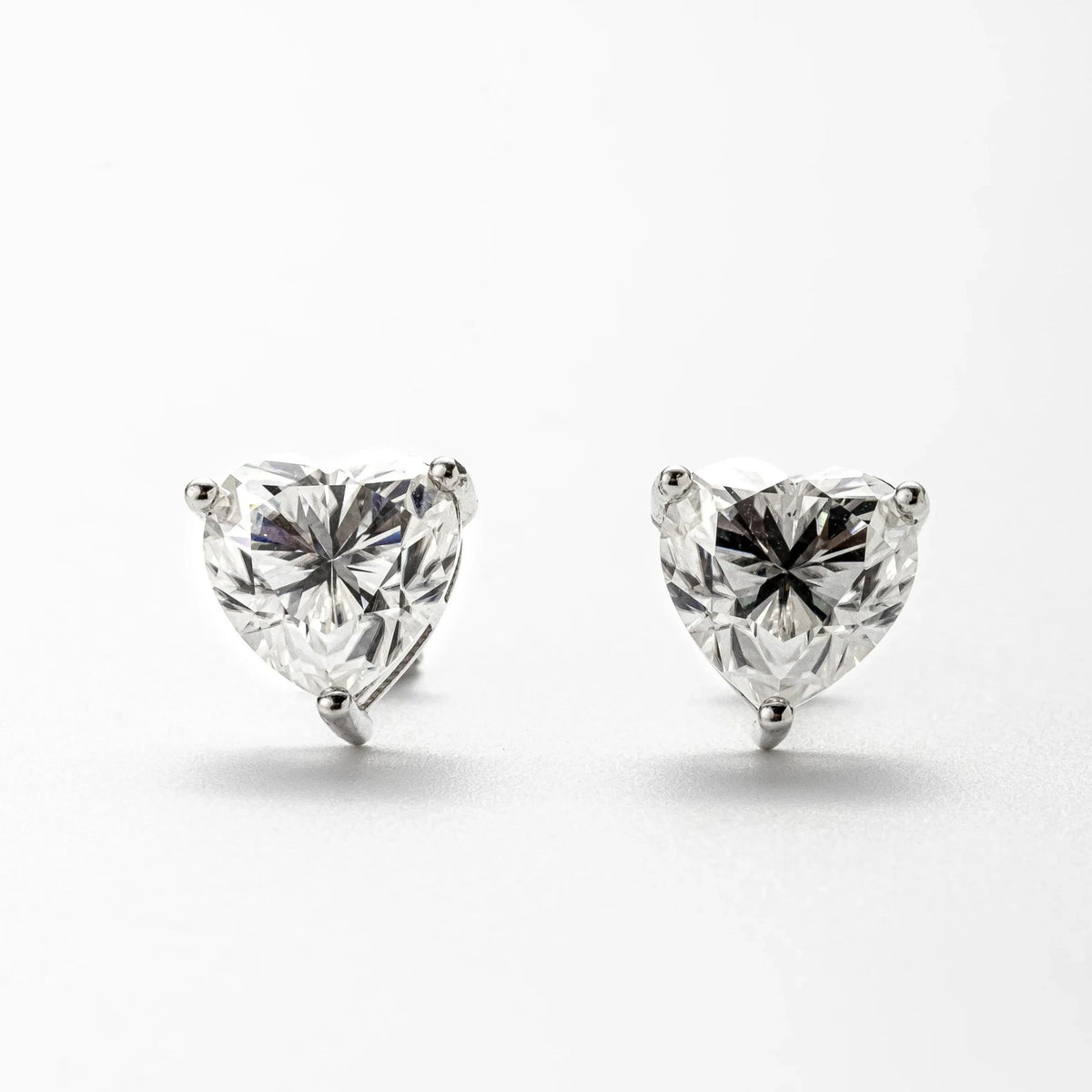 Brinco 4ct de Moissanite Lapidação Coração, Prata 925 com Ródio, Moissanite Cor D VVS1 Certificada - Monlí