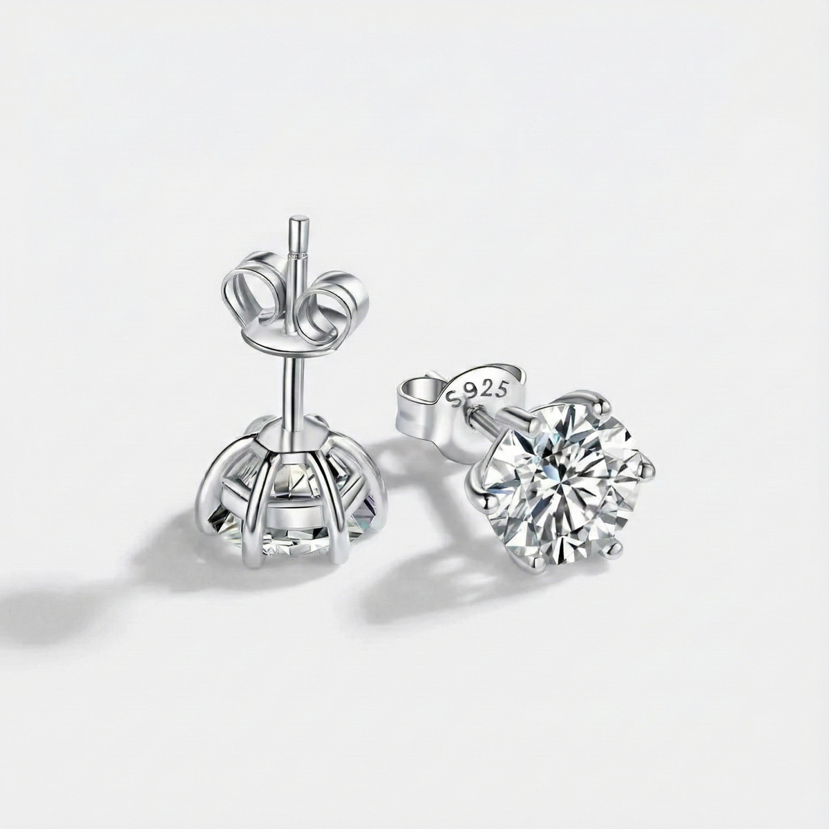 Brinco Ponto de Luz de Moissanite Brilhante 6 garras 0,3 a 3ct em Prata 925, Cor D VVS1 Certificada - Clássico e Atemporal - Monlí