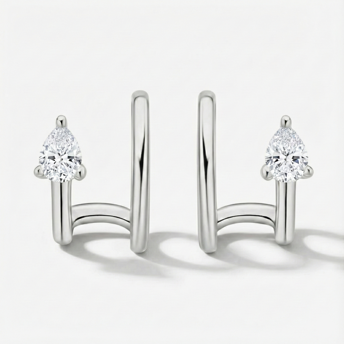 Brinco de Pressão Ear Cuff de Moissanite em Prata 925 Certificada - Design Sem Furo com Moissanite Cor D VVS1 - Monlí