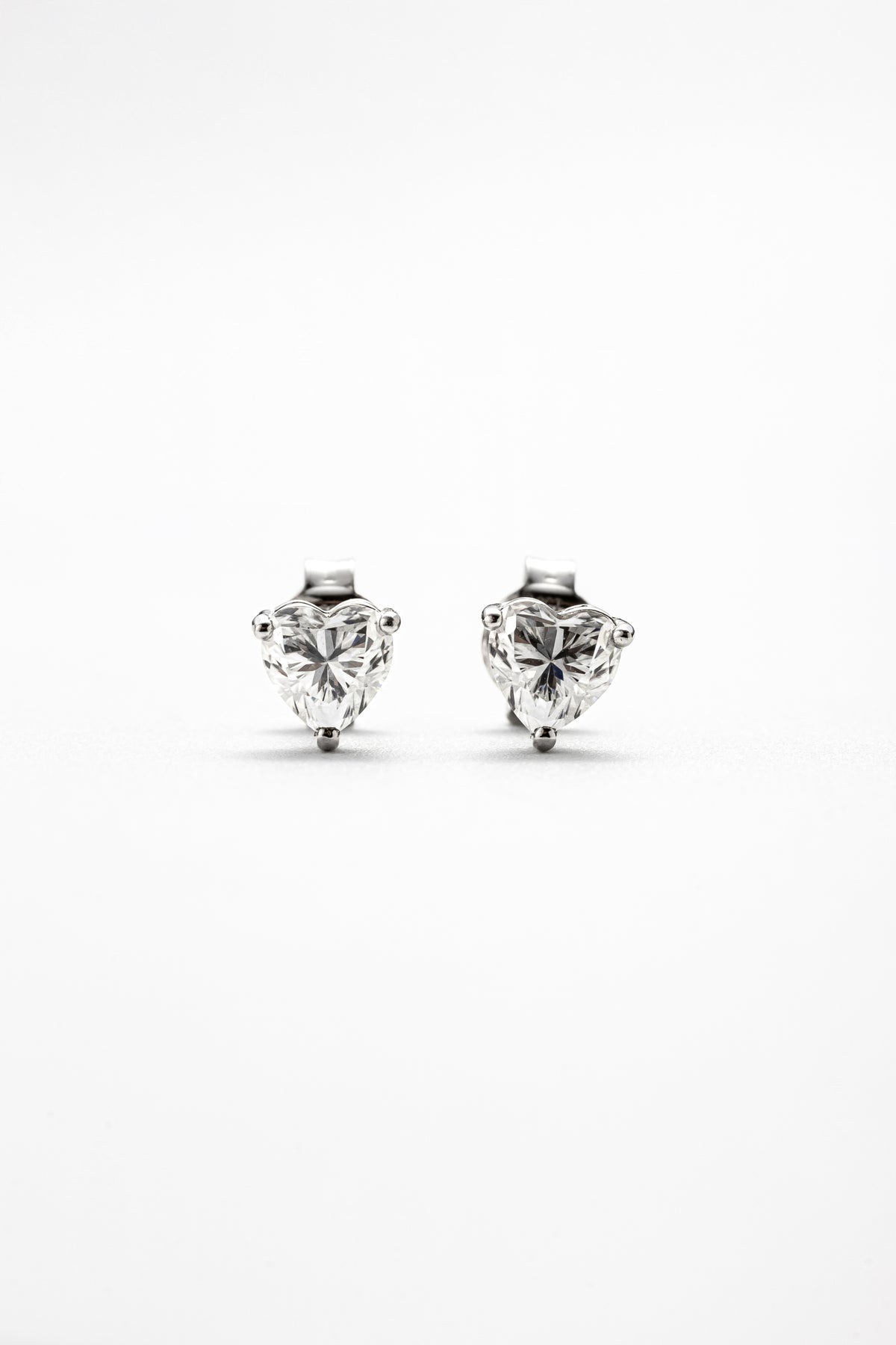 Brinco Coração Moissanite 1 Quilate em Prata 925 com Ródio - Monlí