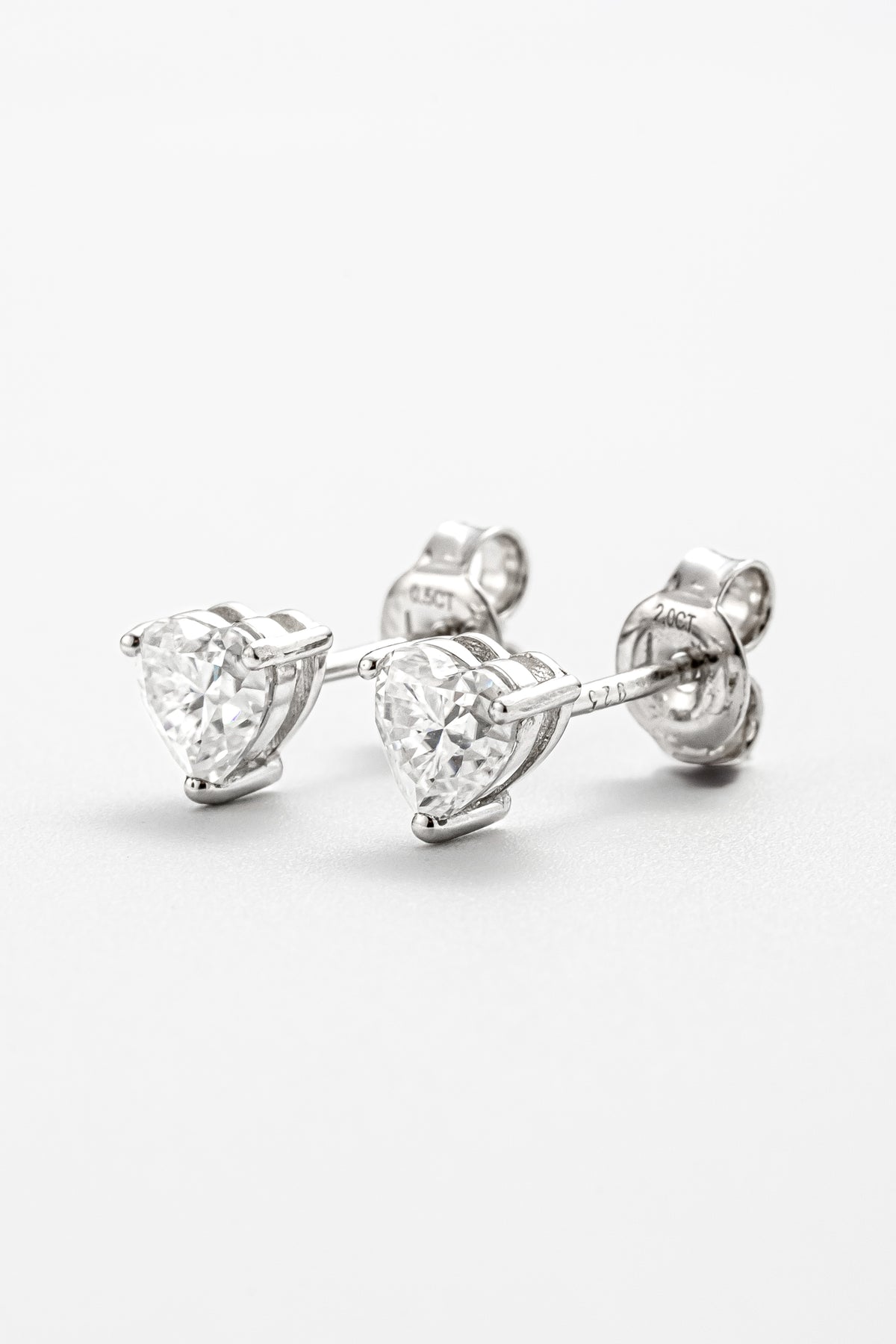 Brinco Coração Moissanite 1 Quilate em Prata 925 com Ródio - Monlí