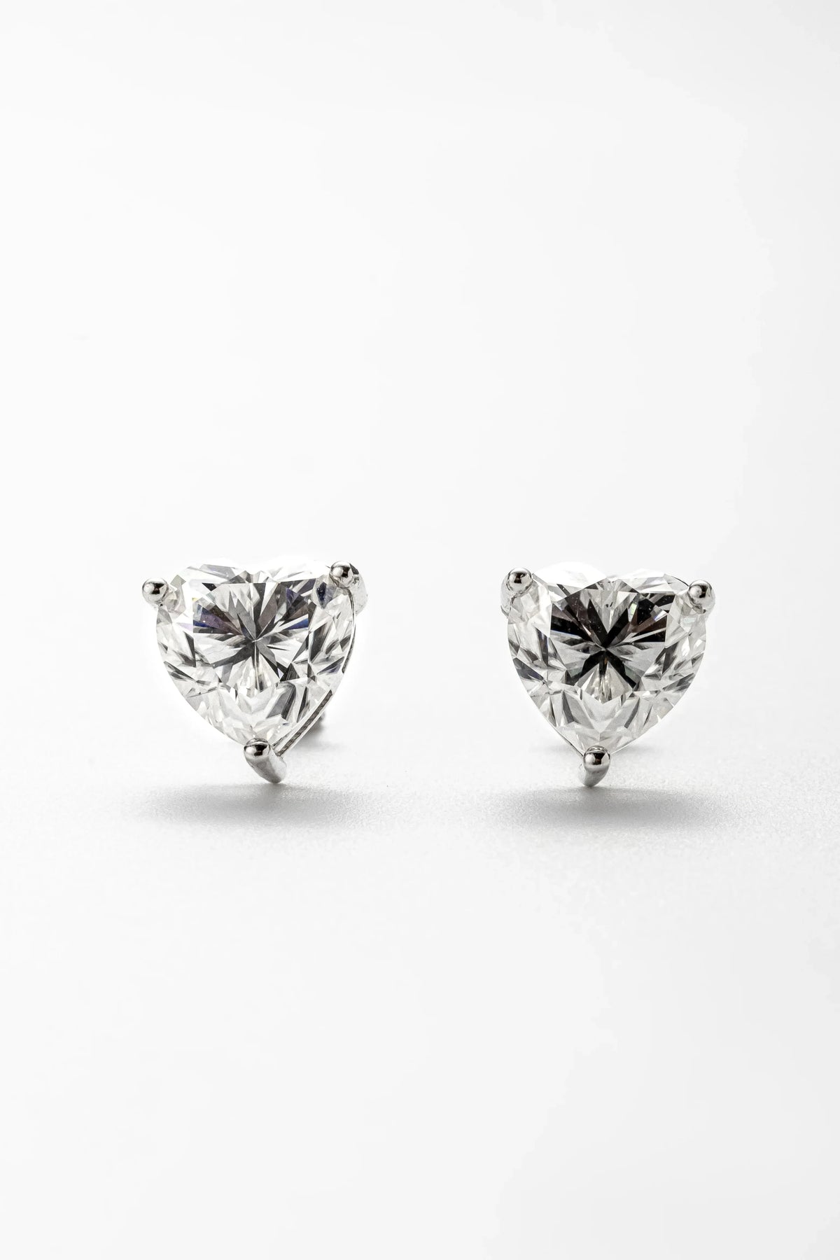 Brinco Coração Moissanite 4 Quilates em Prata 925 com Ródio - Monlí