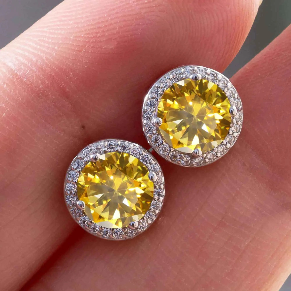 Brincos Halo Redondo de Moissanite Coloridas 1ct em Prata 925, Cor D VVS1 Certificada