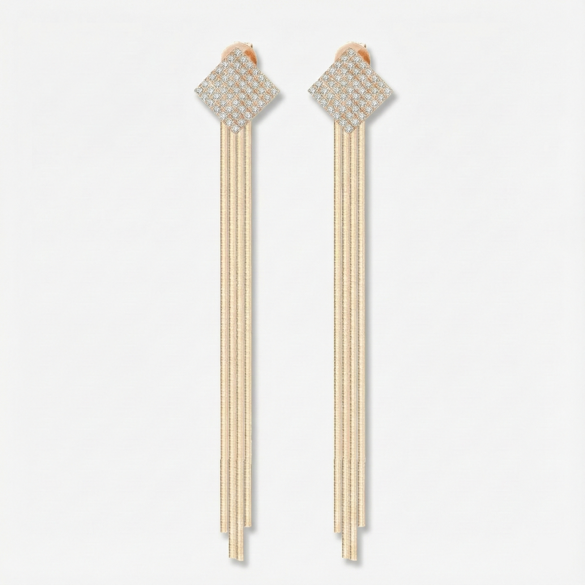 Brincos de Moissanite banho em Ouro 18k com Franja – Moissanite Cor D VVS1 em Prata 925 Certificada GRA – Monlí