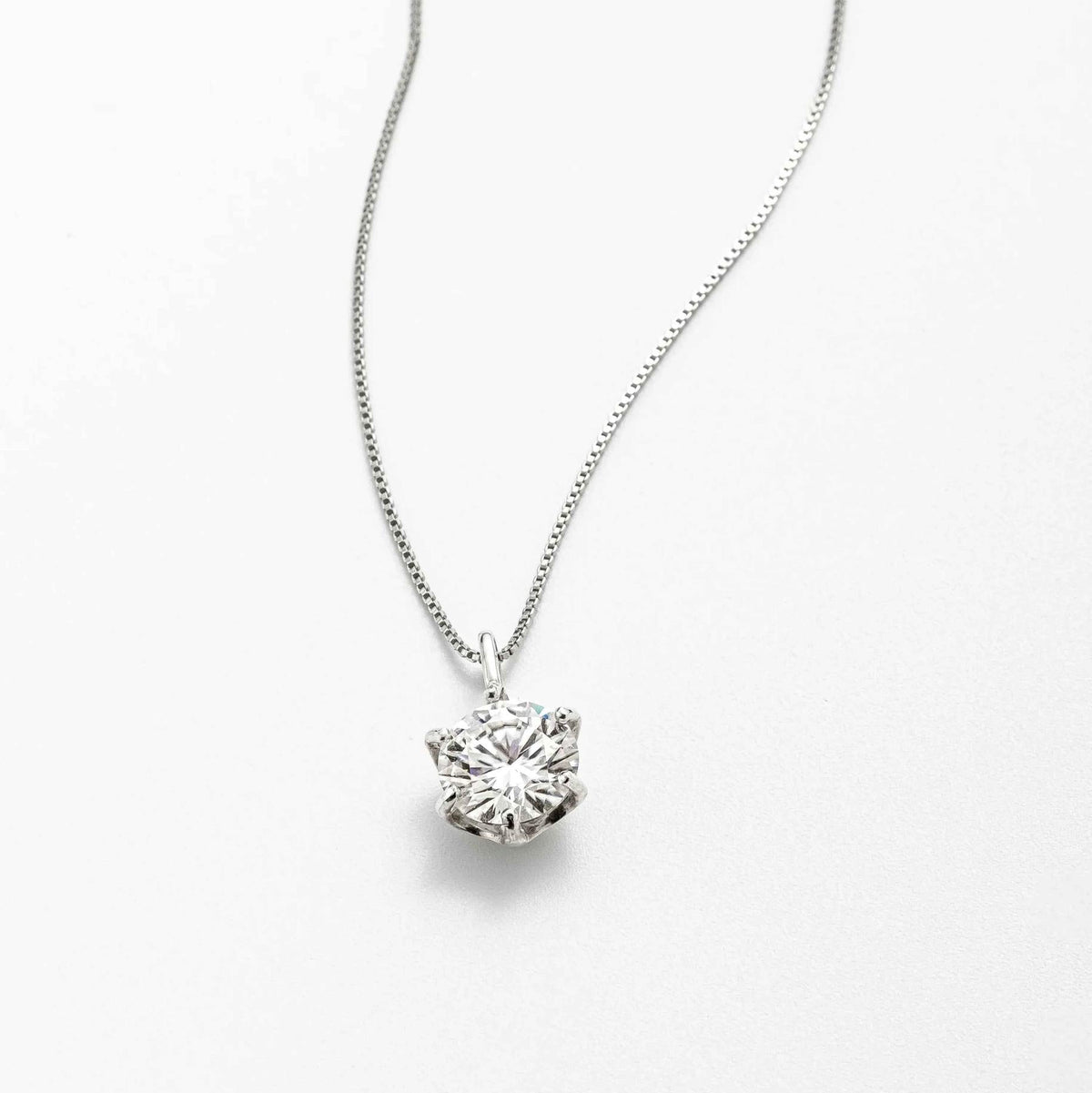 Colar Moissanite 2ct Ponto de Luz Brilhante com 6 Garras, Prata 925 com Ródio, Moissanite Cor D VVS1 Certificada