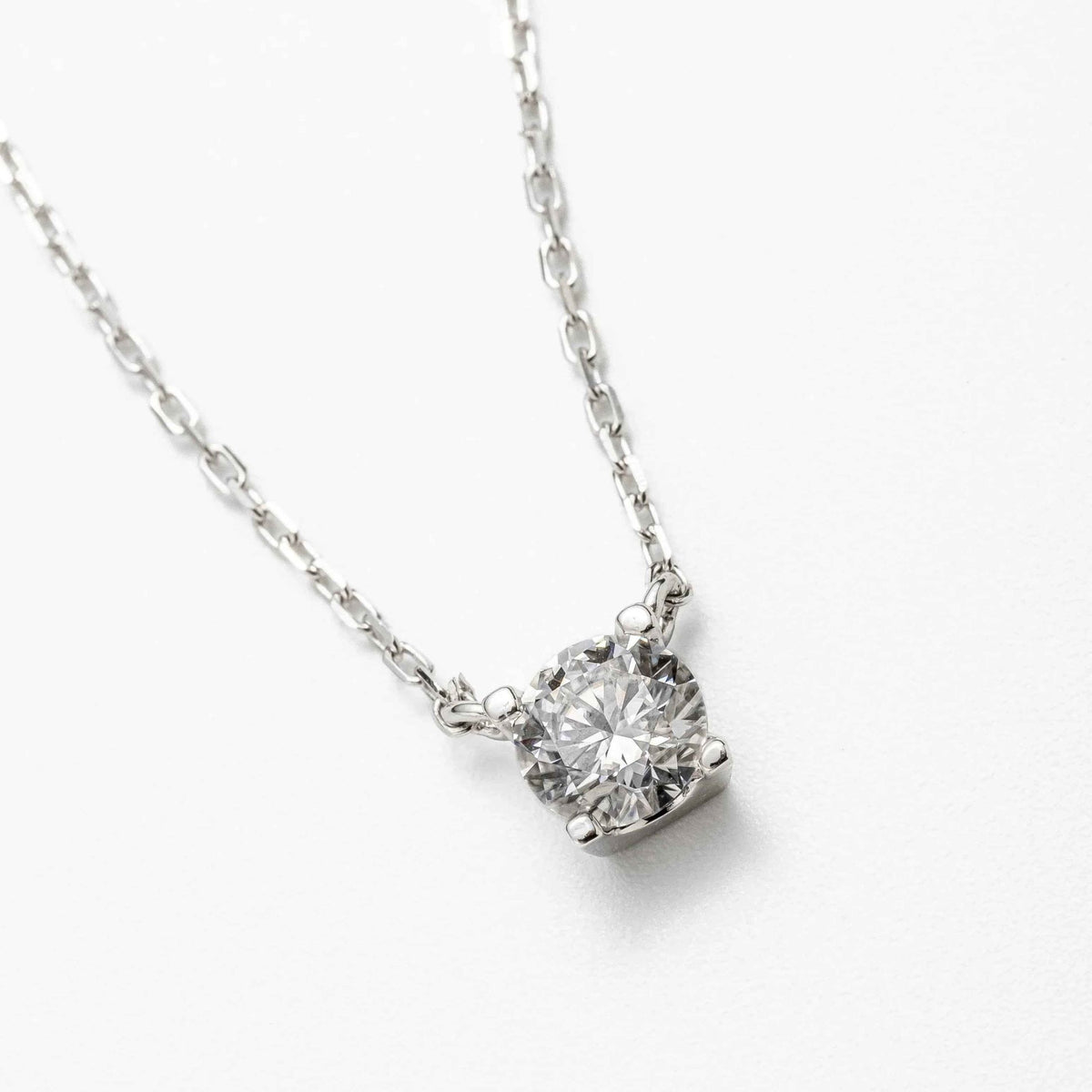 Colar Ponto de Luz Moissanite 0,5ct Brilhante em Prata 925 com Ródio, Cor D VVS1 Certificada