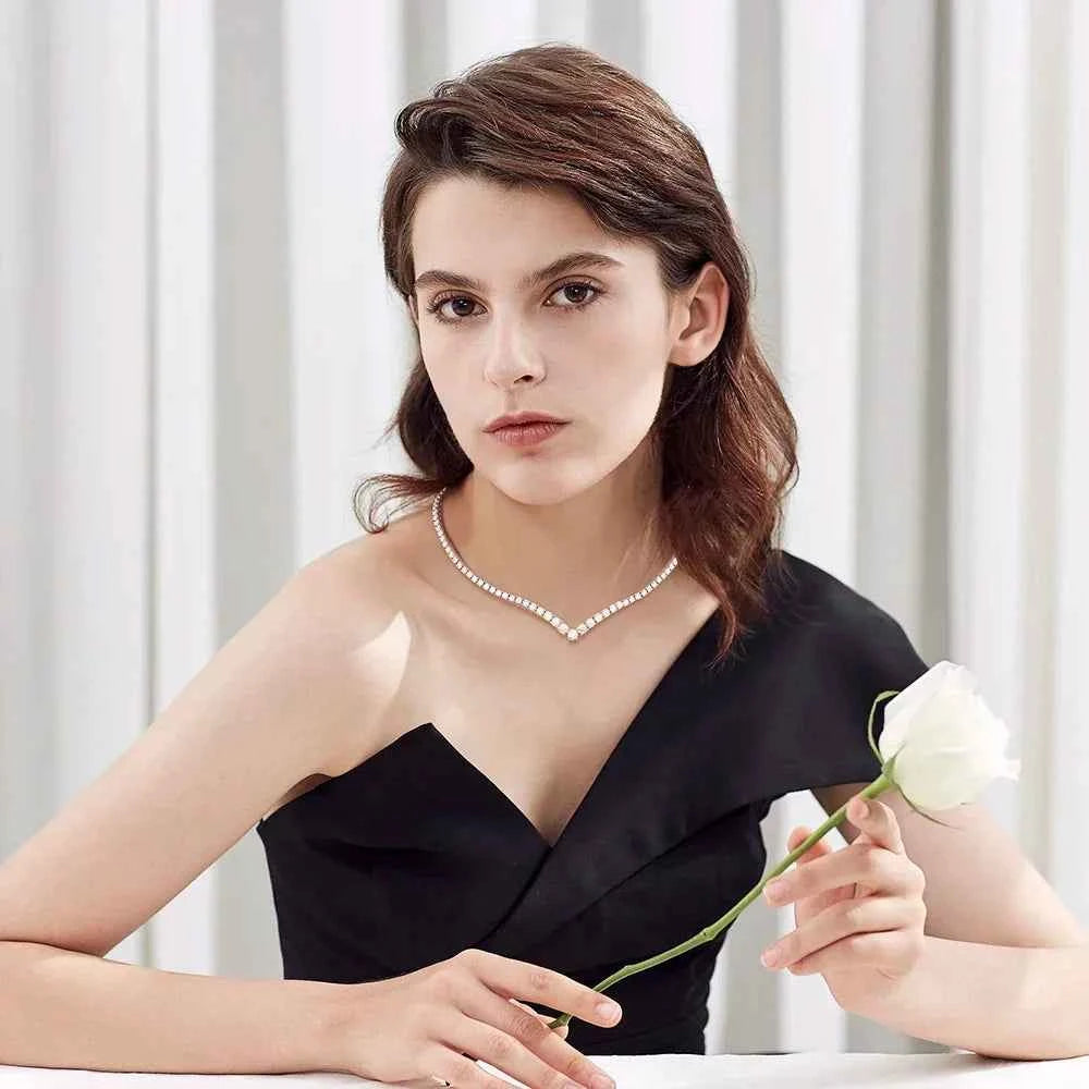 Colar Riviera V de Moissanite Brilhante 3 a 5mm em Prata 925, Moissanite Cor D VVS1 Certificada — Monlí