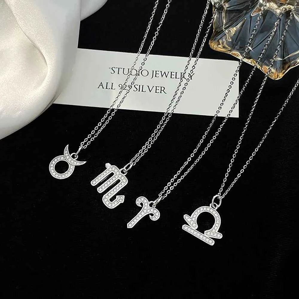 Colar Signos do Zodíaco com Pingente de Moissanite Brilhante em Prata 925 com Banho de Ouro 18K, Moissanite Cor D VVS1 Certificada — Monlí