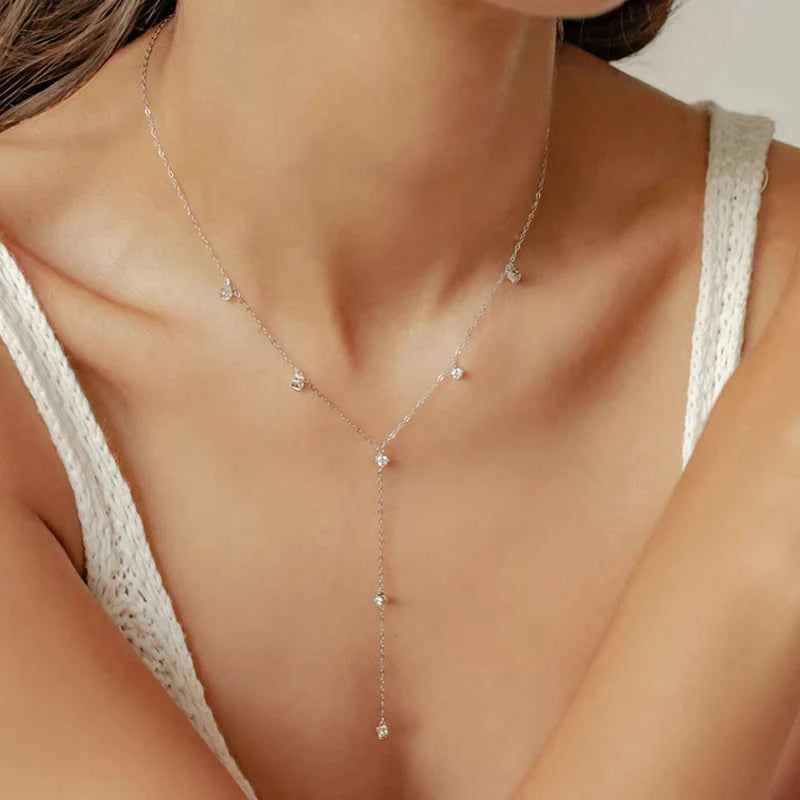 Colar Y Moissanite 3mm com Pendente Longo – Prata 925 Banhada a Ouro 18k – Monlí
