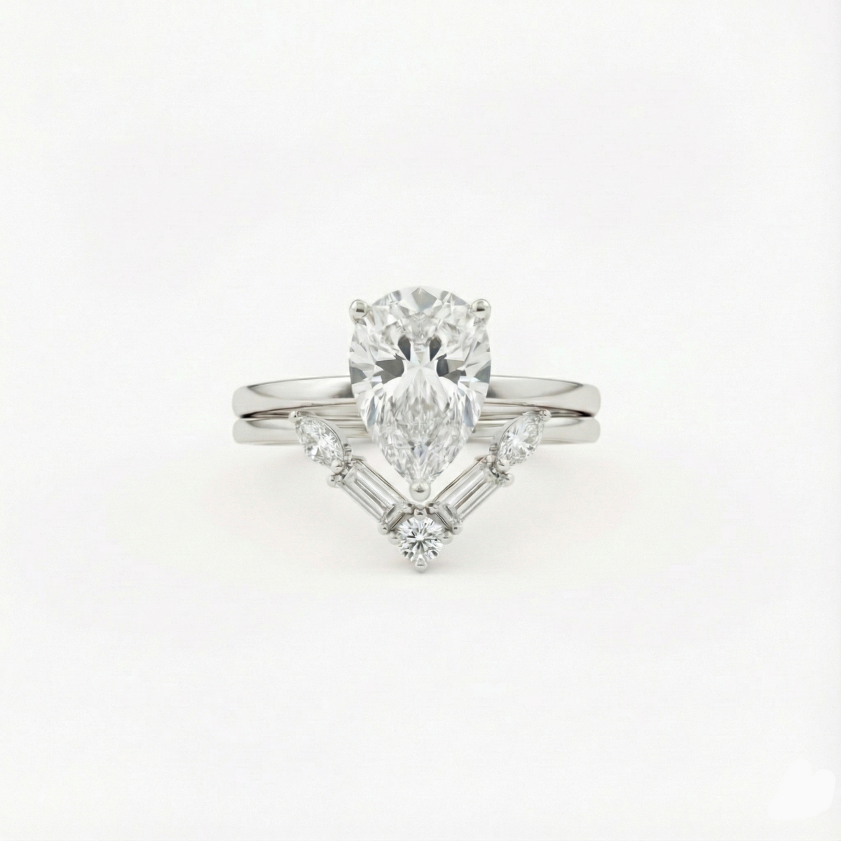 Conjunto Anel Solitário de Moissanite Gota 4ct em Prata 925 com Banho de Ouro 18K, Moissanite Cor D VVS1 Certificada — Monlí