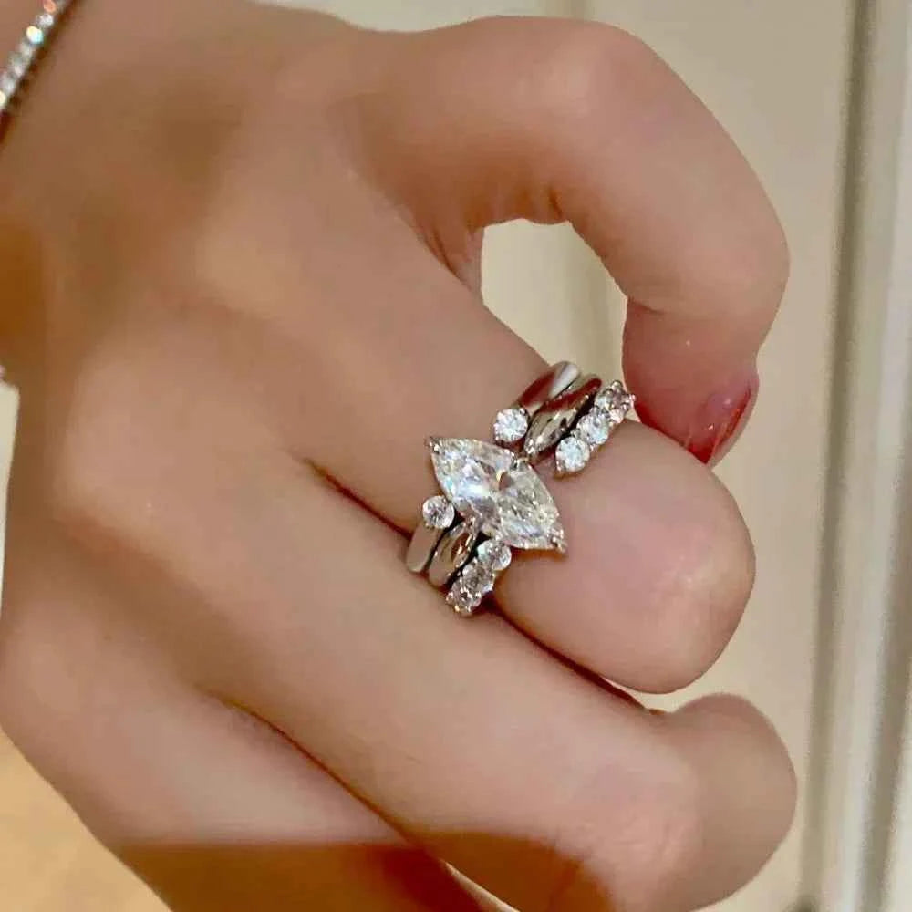 Conjunto de Anéis com Moissanite Marquise / Navette 3,3ct em Prata 925, Lapidação Excelente, Moissanite Cor D VVS1 Certificada — Monlí