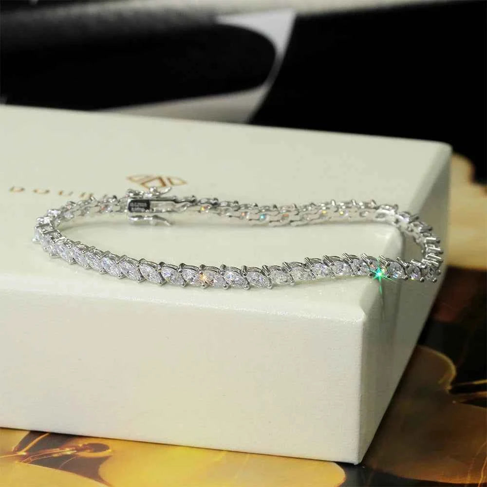 Pulseira Riviera Marquise Cut 0.5ct em Moissanite Cor D VVS1 Certificada em Prata 925 com Banho de Ouro 18K — Monlí