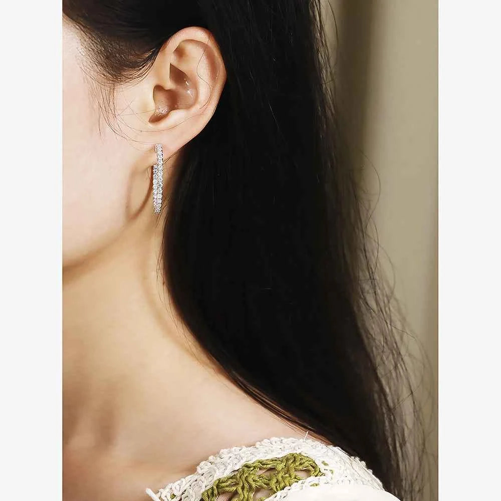 Argolas de Moissanite Brilhante 2mm em Prata 925 — Brinco Argola Feminino Certificado GRA Cor D VVS1, Design Clássico e Elegante — Monlí